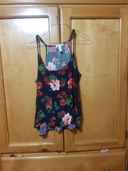 Womens shirt Size XL
