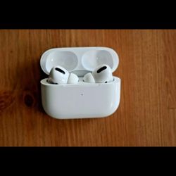 AirPod Pro Gen 1’s MagSafe Charging Case With Charging Cable Plus Eartips
