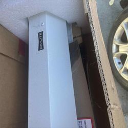 DaLite Tensioned Cosmopolitan Electrol-Projector Screen