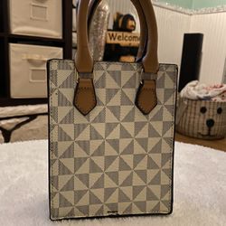 White bag 