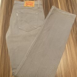 Levi’s Jean Size 34x36                                    M