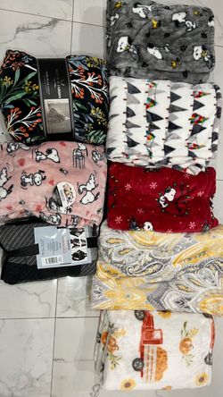 Lot of 8 Soft Throw Blankets & Wraps (Snoopy / Peanuts, Berkshire, Monte & Jardin)