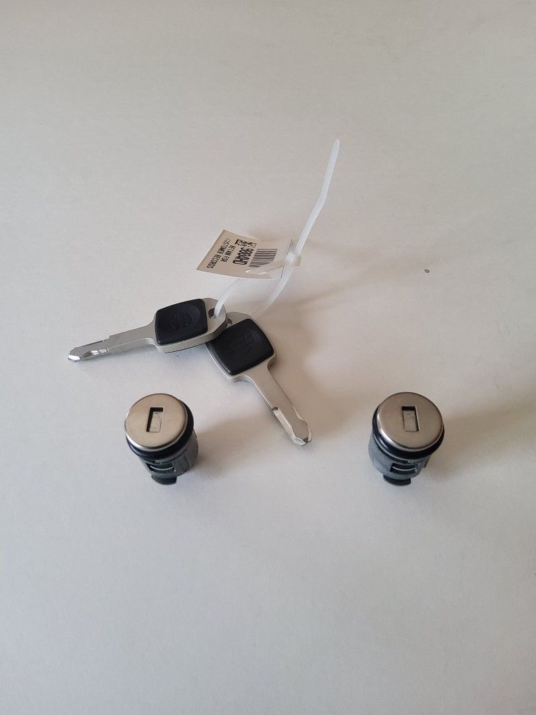 OEM HARLEY-DAVIDSON SADDLEBAGS LOCK SET 2018-24  SOFTAIL 