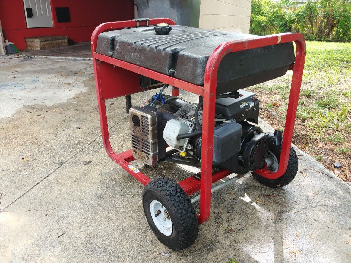 Briggs and Stratton 5500 8500 watt generator for Sale in St. Petersburg