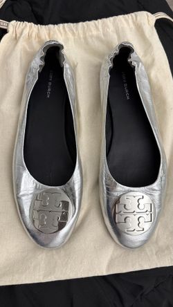 Tory Burch CLAIRE Ballet metallic Leather in silver,size10