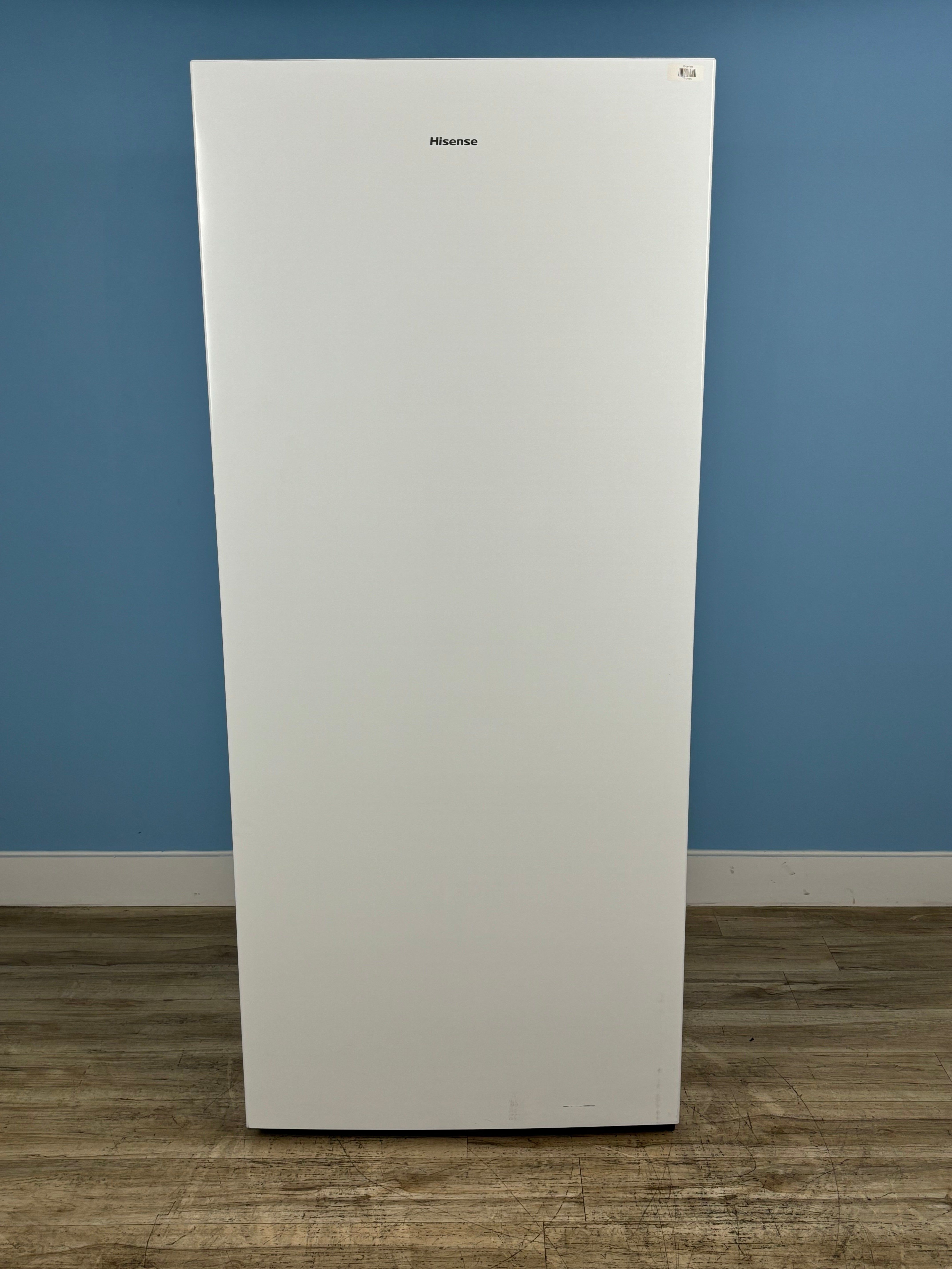 Hisense - 21.2 cu. ft. Garage Ready Frost Free Convertible Upright Freezer in White