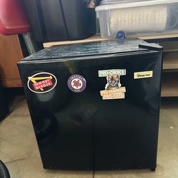 magic chef mini fridge