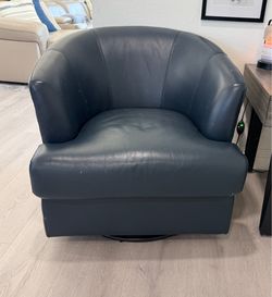 Billfold 100% Top Grain Leather Swivel Accent Chair