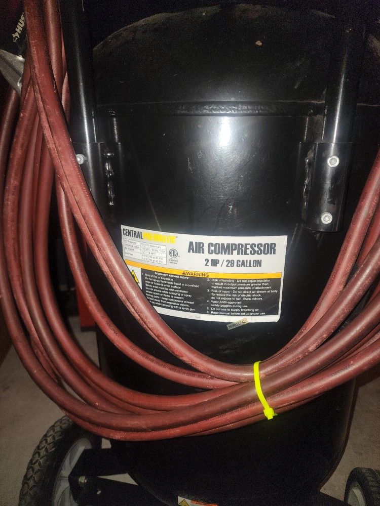 Central Pnuematic 29 GAL - 2 HP Air Compressor
