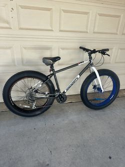 Diamondback Fat Tire Medium 26x4 In Like New Condition 