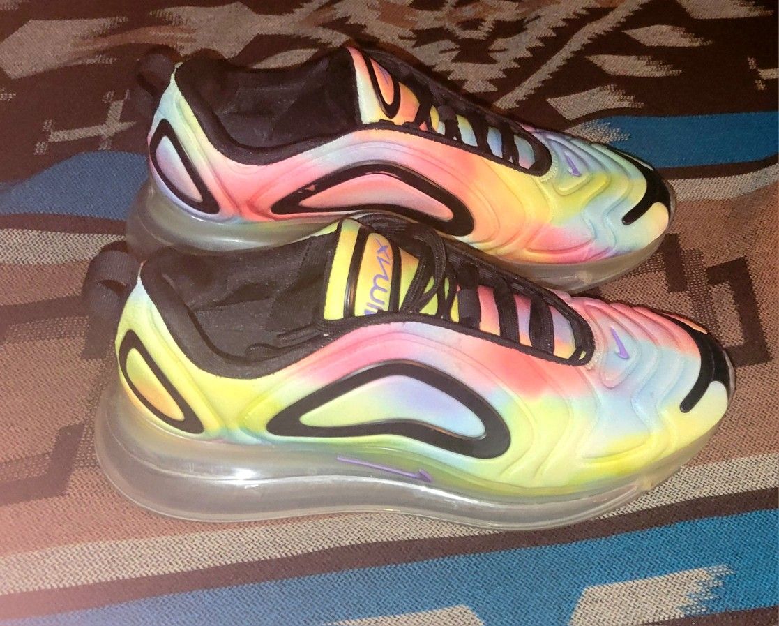 Nike AIR Max 720  9.5 Mens