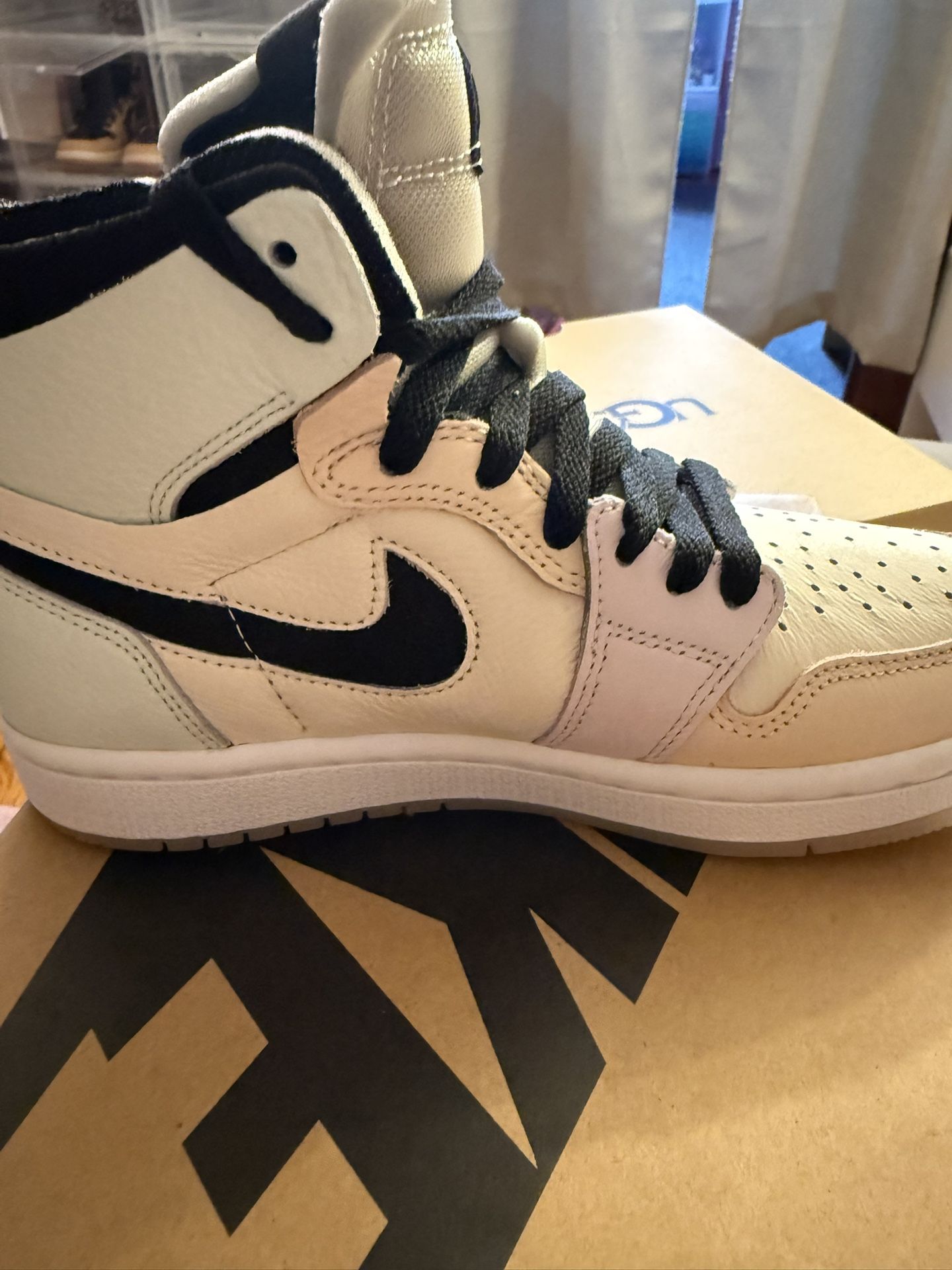 Kids Size 5 Nike Jordan