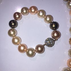 Vintage CAROLEE  Chunky Faux Pearl Bracelet  Gold/Taupe/Tan Tone 