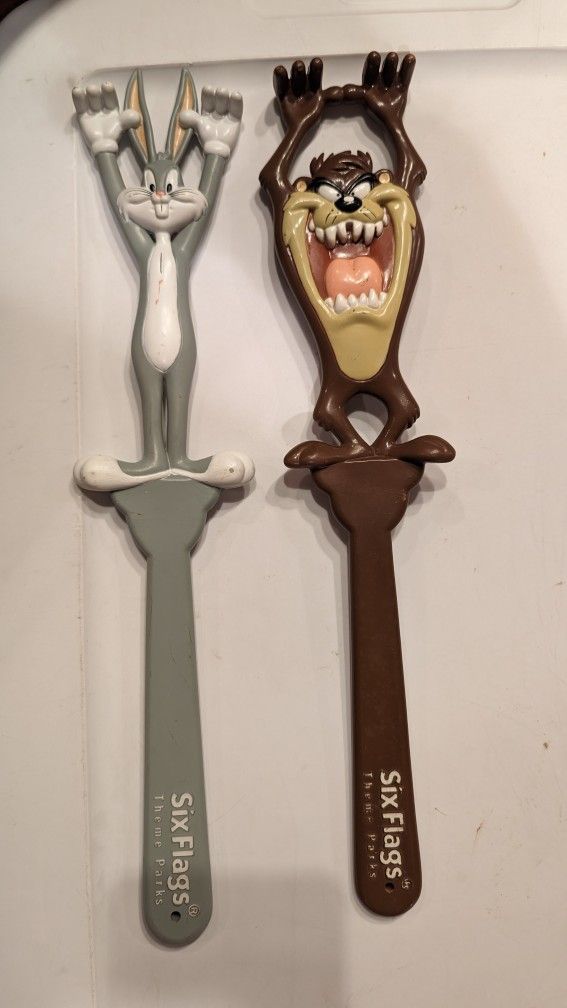 Back Scratchers Souvenir Looney Tunes WB Vtg 1993 Six Flags