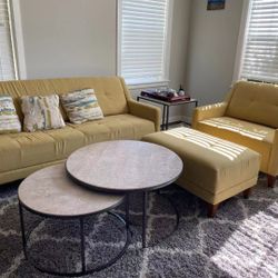 Beautiful Comfy La-z-Boy Sofa  (pillows Included!)