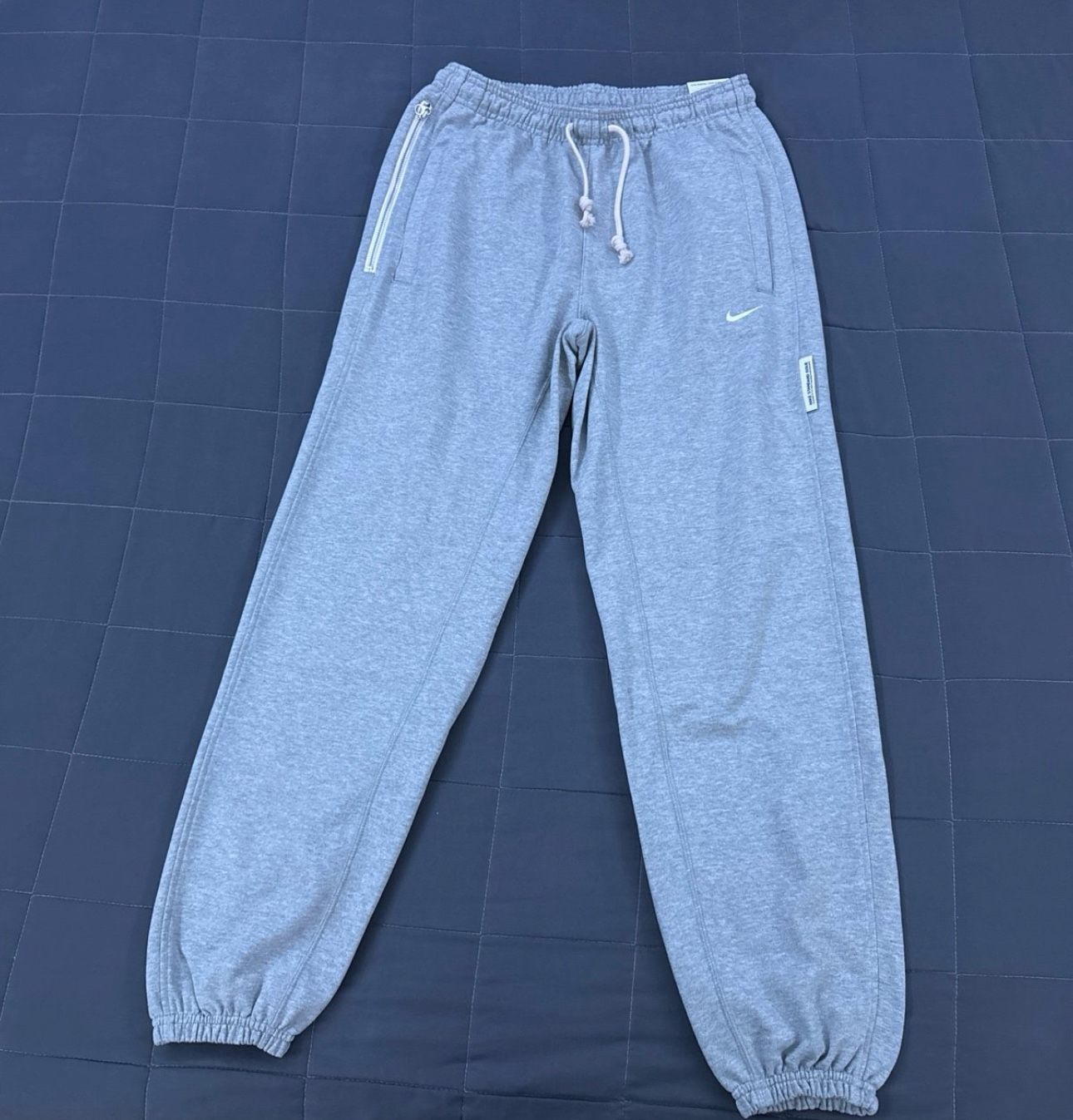 Nike DRI-FIT Basketball Sweatpants S, New with tags