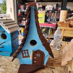 beautiful birdhouse in beautiful colors, make your bird happy