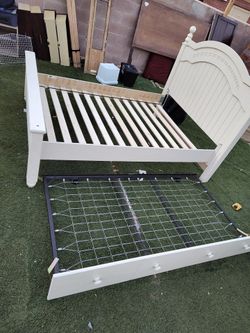 Full size bed