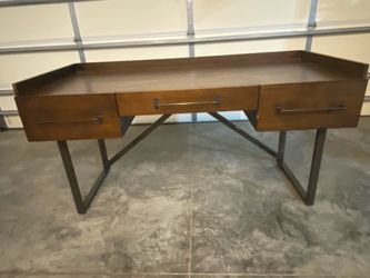 Modern Industrial Executive Desk – Solid Wood & Steel – 63”
