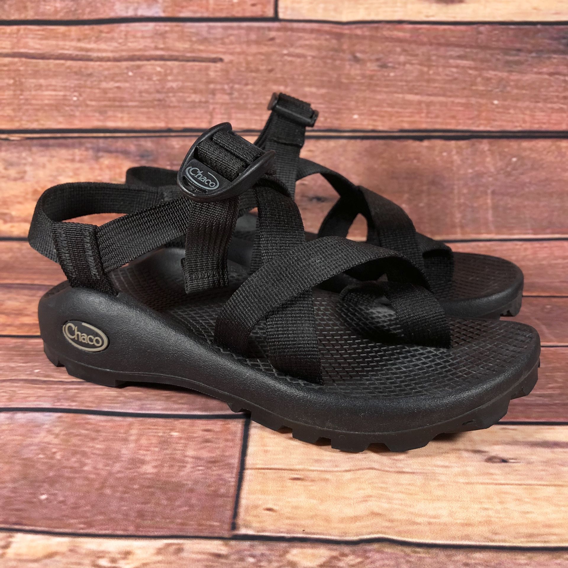 Chaco Z2 Classic Toe Strap Sandals Hiking Vibram Athletic Outdoor Womens Size 5