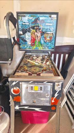 Nineteen eighties williams flash pinball machine