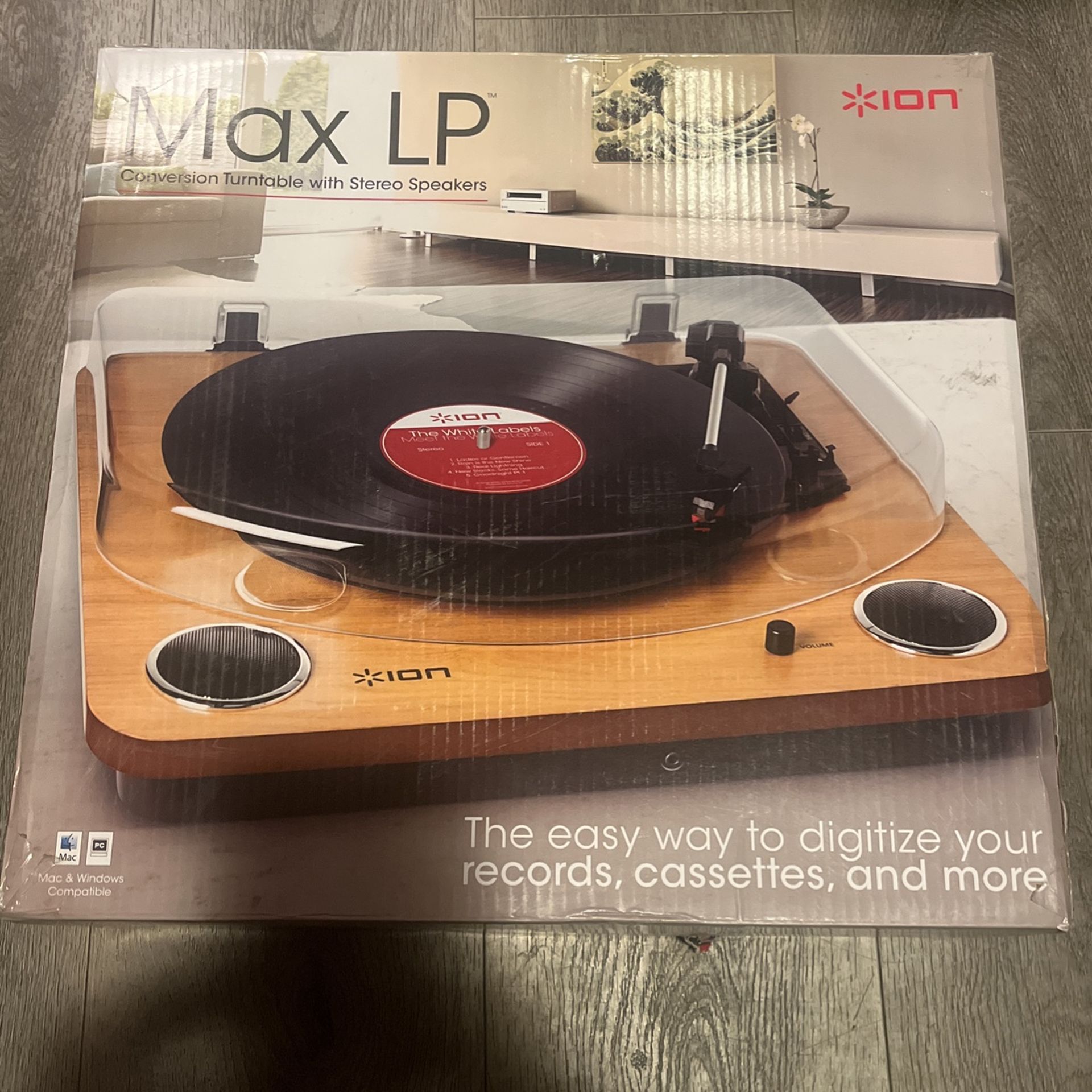 Max LP Ion Vintage Record Player! Brand New