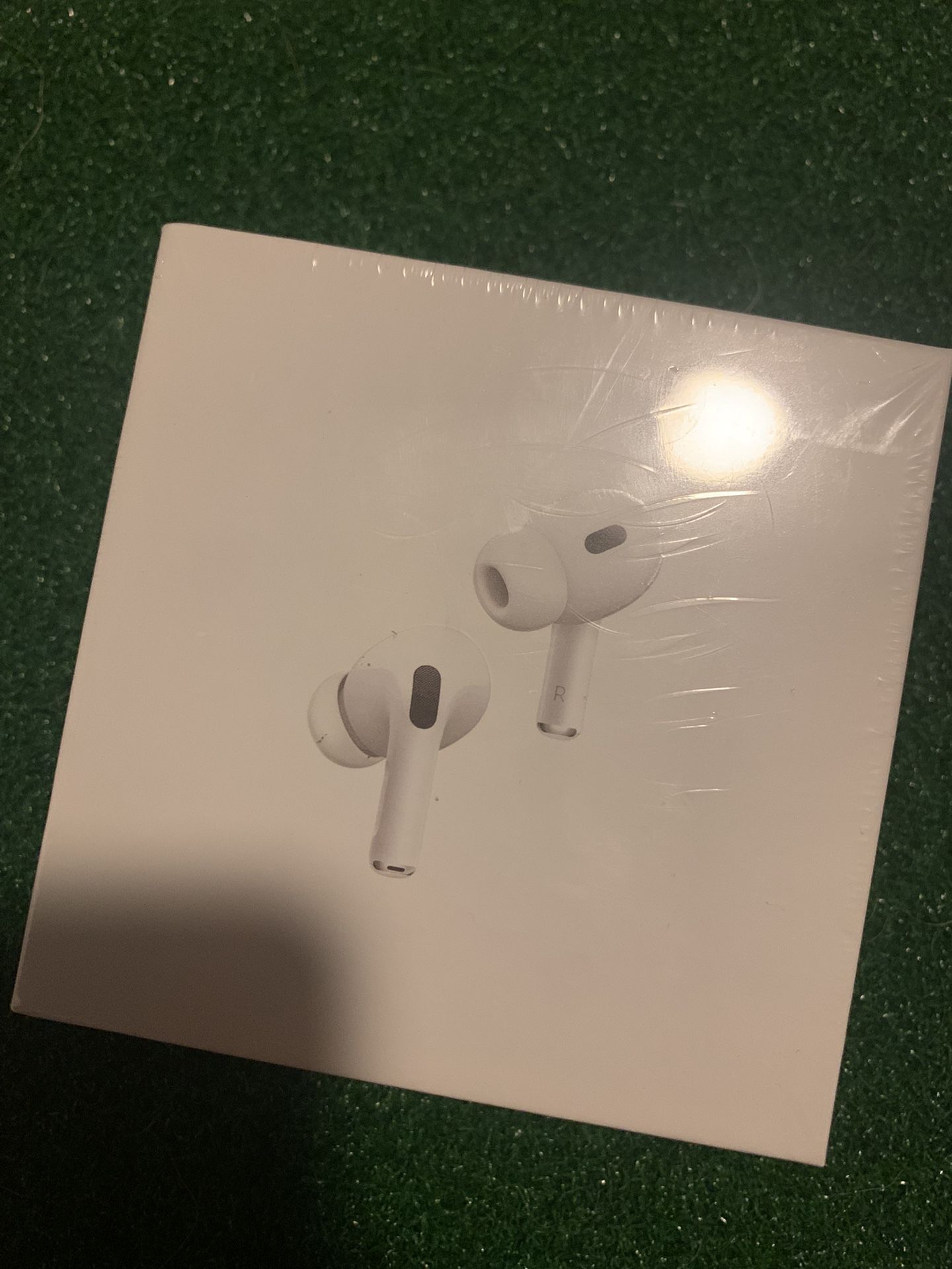 White Bluetooth Earbuds