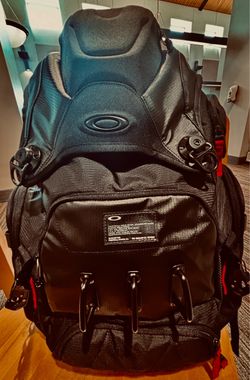 Oakley Men's Big Kitchen Backpack, Black, X-Large BRAND NEW
