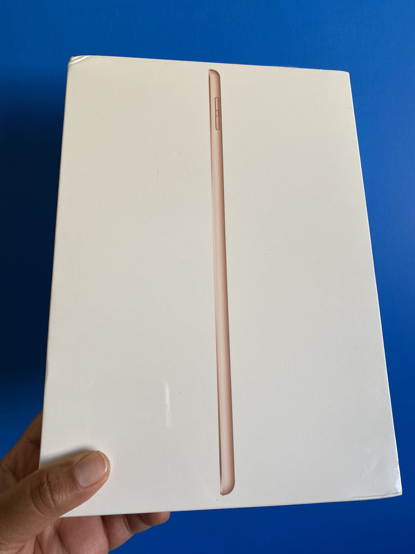 128GB Apple Ipad 7th Generation (10.2” Retina/ 2019 latest model) sealed brand new with new case & Screen protector