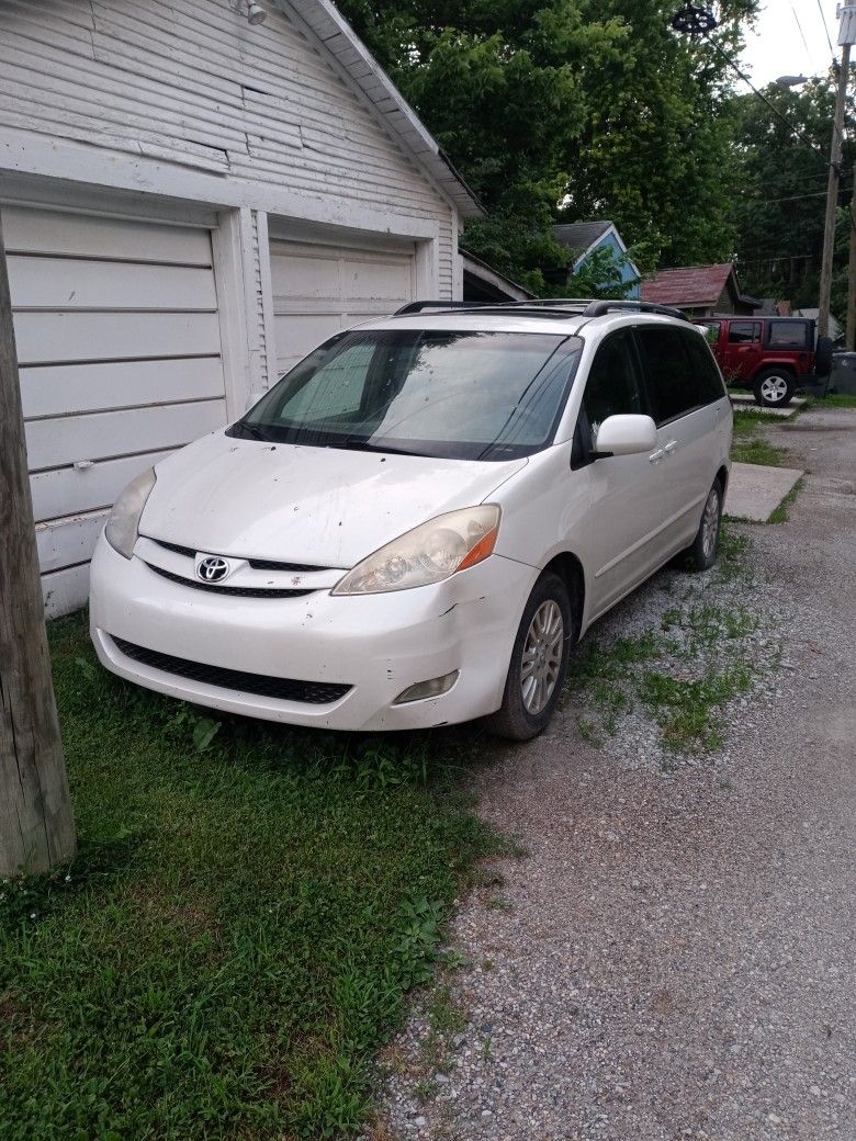 2008 Toyota Sienna