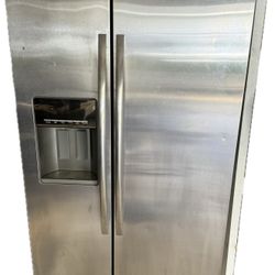 Whirlpool 26 cu unit Flat Door Refrigerator 