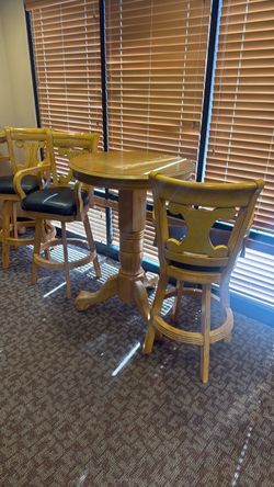 Pub  table 2 chairs