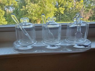 $15.00 - Lucite Hostess Condiments Serving Jars with spoons & tray!