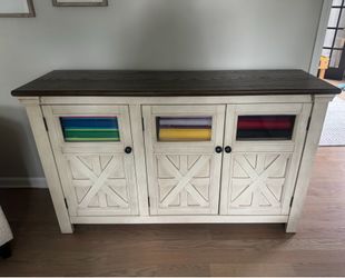 Ashley Bolanburg 60” TV Stand – Excellent Condition