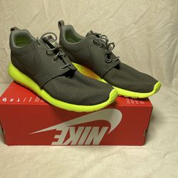 Nike Roshe 1 Running Shoes