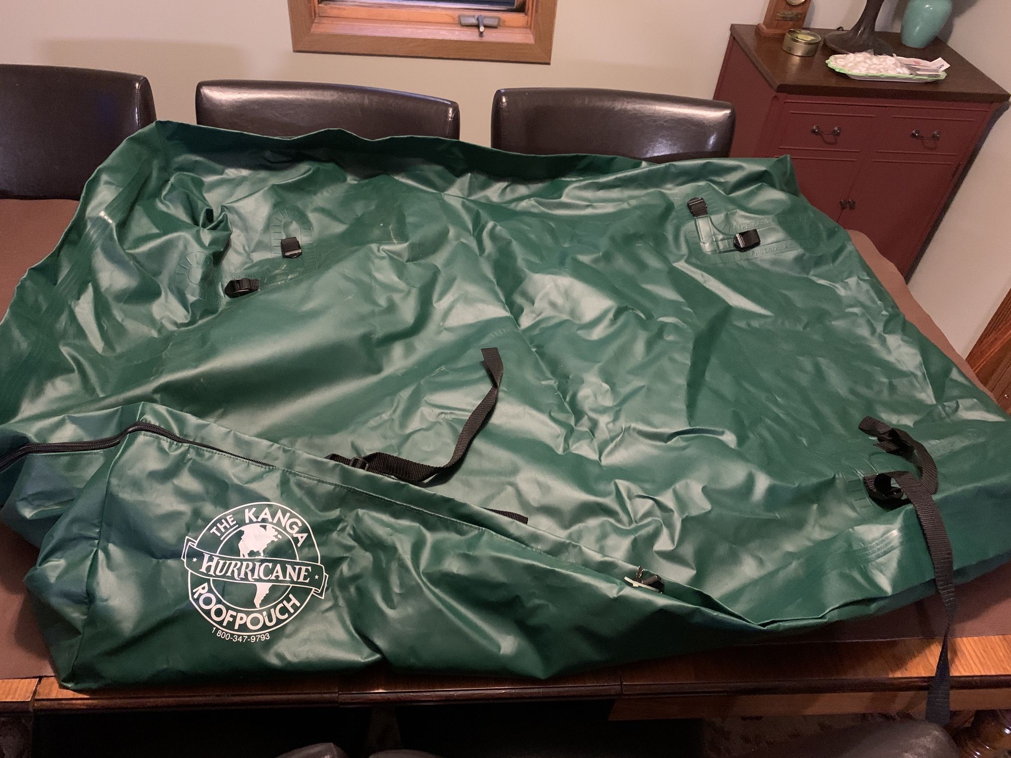 The Kanga Hurricane Vehicle Roof Pouch