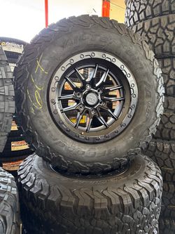 ✅📲Vendo set de rines nuevos 17x9 6-139.7 con llantas usadas 265/70/17 bf Goodrich all-terrain
