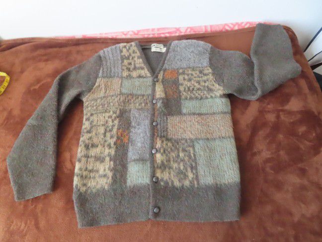Vintage 60s 70s mcdonalds  virgin wool kid Mohair cardigan sweater Small