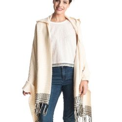 ROXY over-sized hooded scarf poncho

with Pockets
