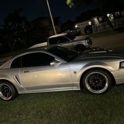 2004 Ford Mustang