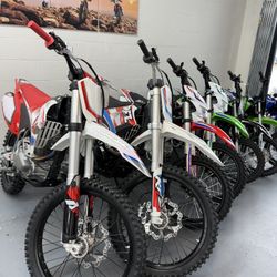 Dirt Bikes 