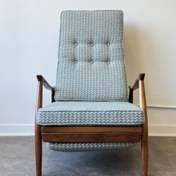 1950’s walnut lounger by Milo Baughman