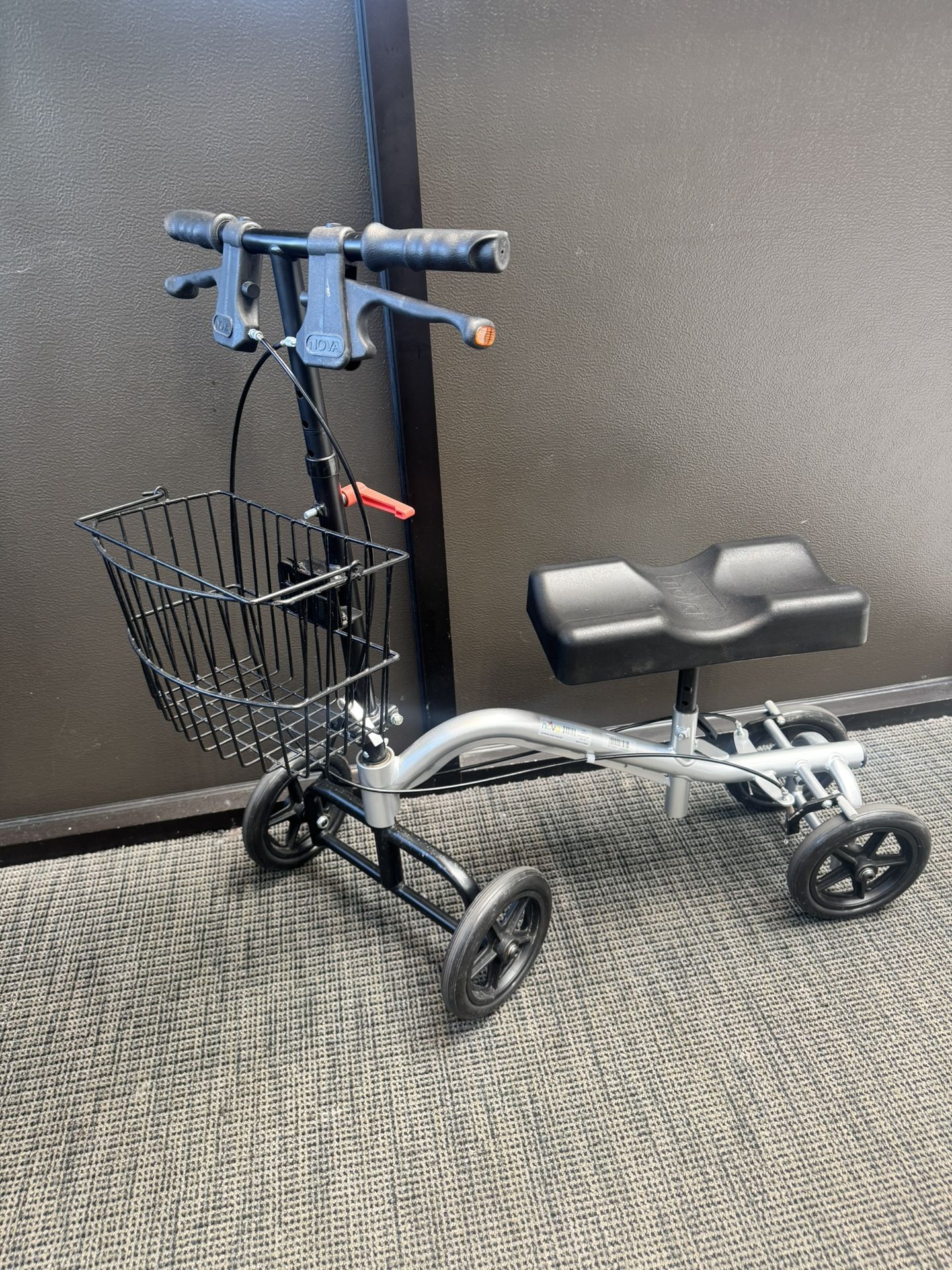 Nova Turning Knee Scooter