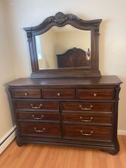 Double Dresser & Mirror
