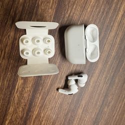 Used AirPods Pro 2 Refresh Type C .