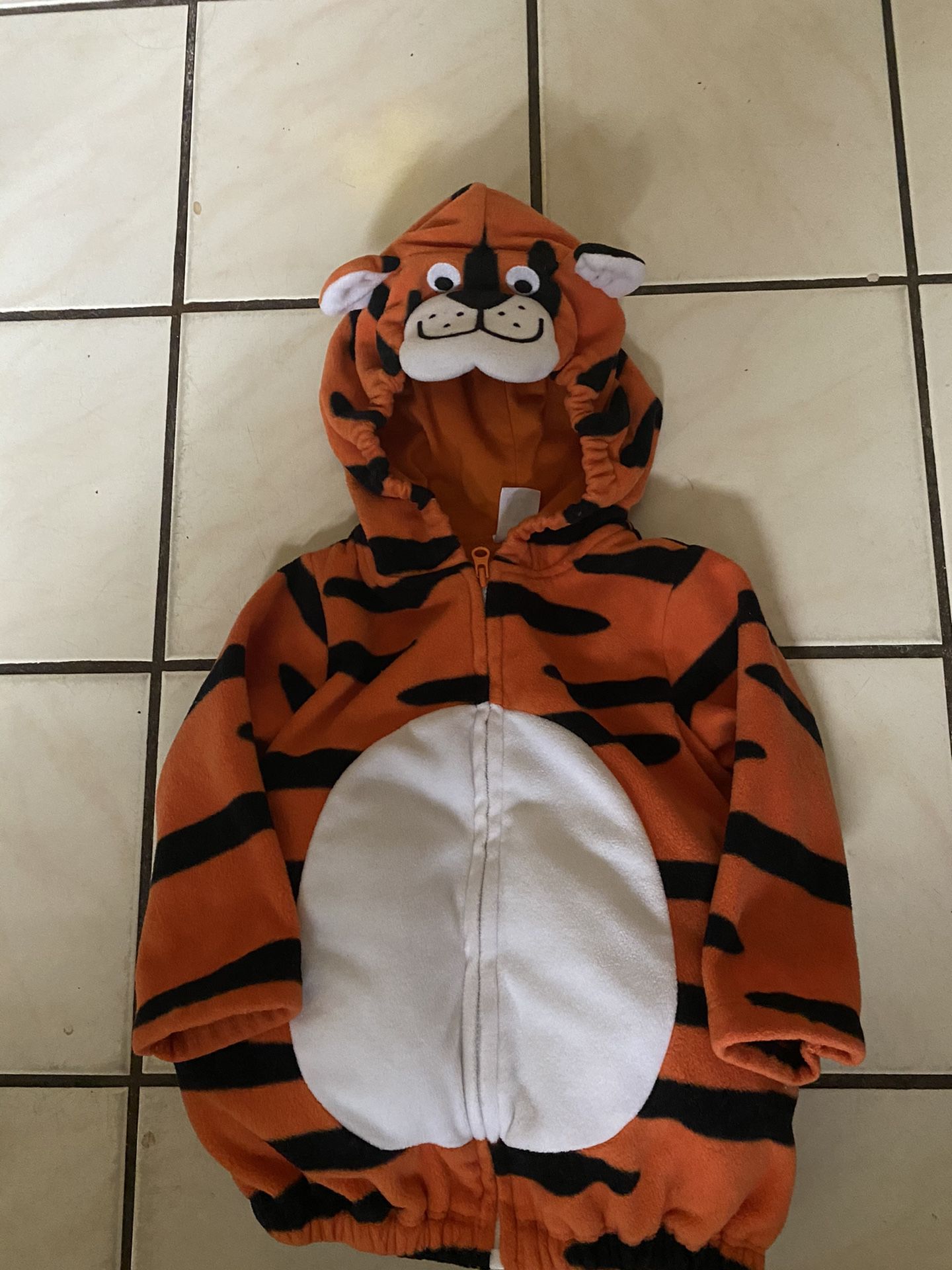 Baby tiger costume 12 months by: Carter’s