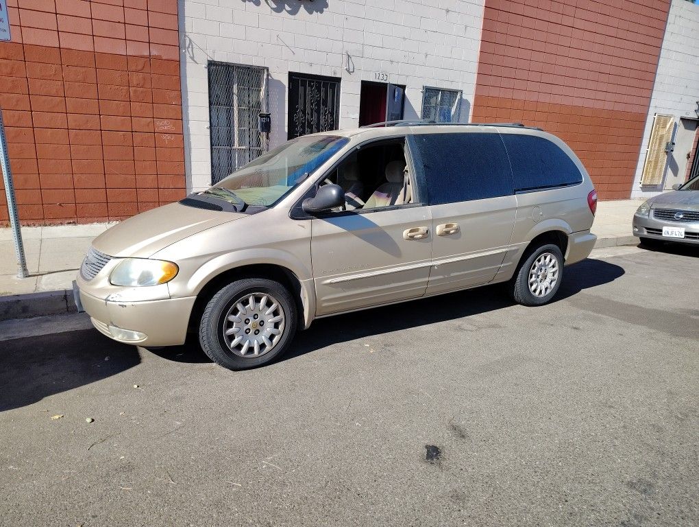 2001 Chrysler Town & Country