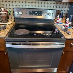 Glass Stove Everything Is Work Perfect Just The Glass Is It Broken  The Cable Is Not  Include