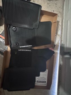 Toyota Tacoma mat floors