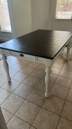 Joanna Dining Table